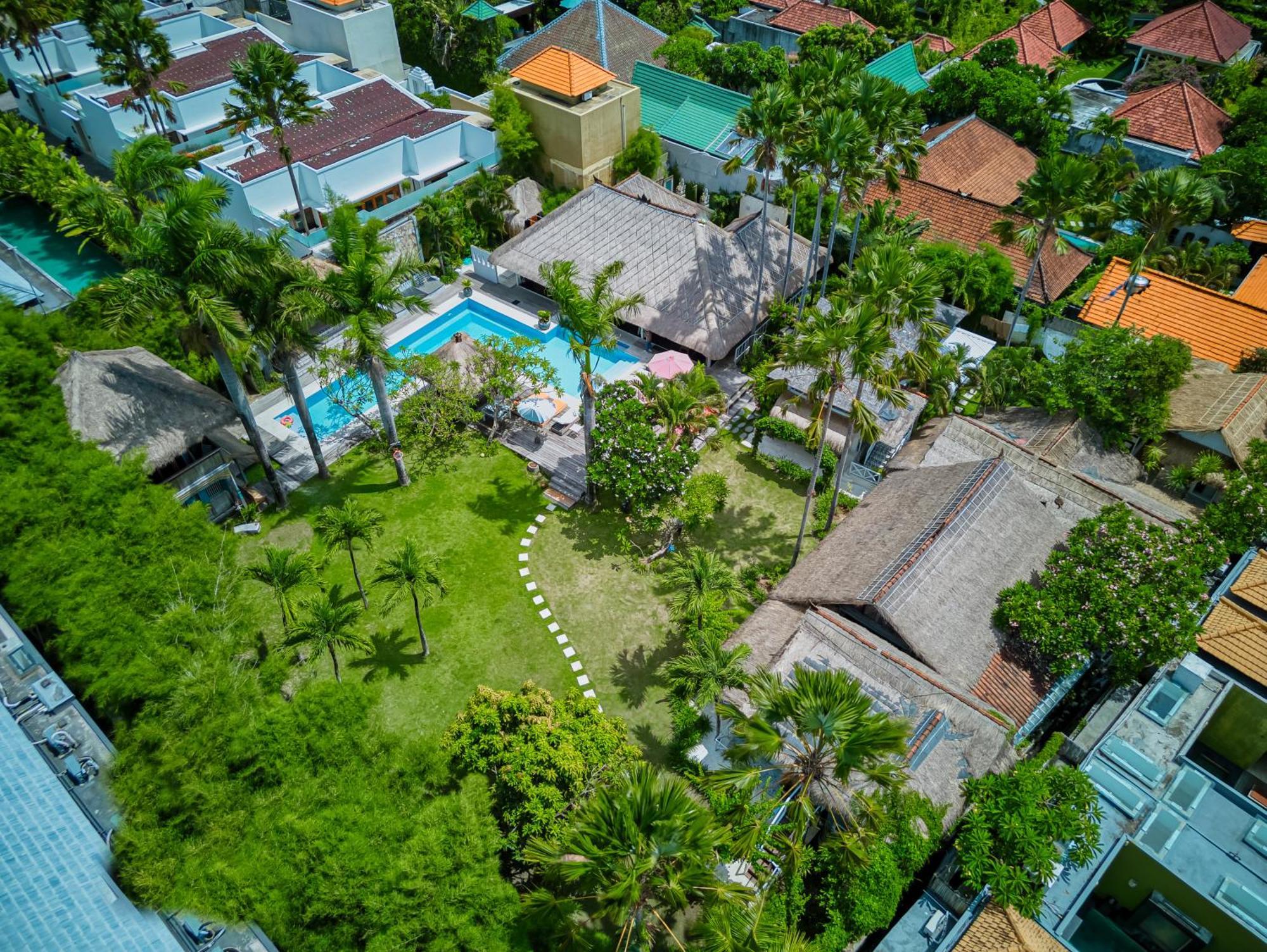 Villa Kalis, 10 Bedroom Family And Group Villa Seminyak  Exterior photo
